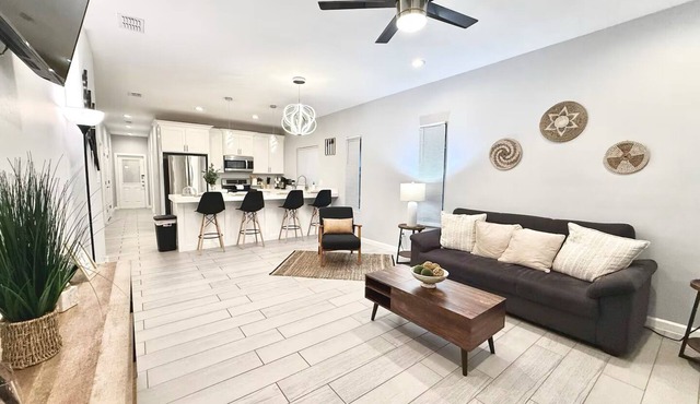 The house Wren! A beautifully modern duplex house centrally near all attractions