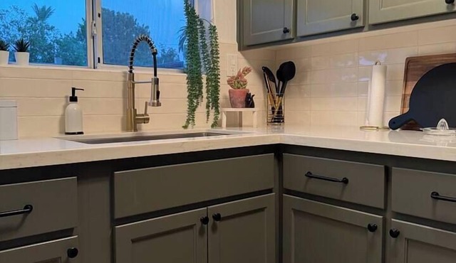 “The Louie”-Cute & Cozy Abode