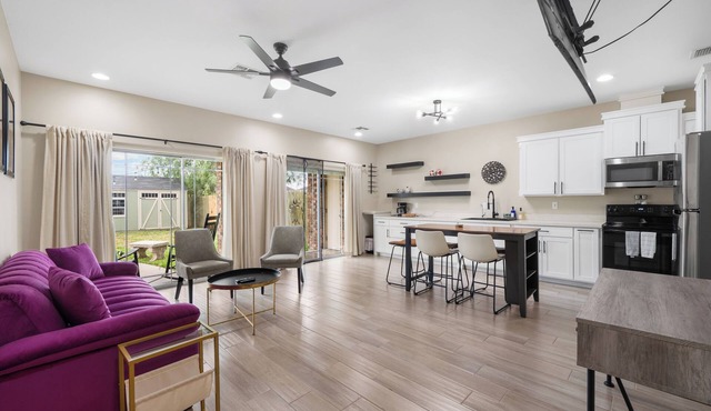 The Lux Yard House | Modern 2BR w Private Backyard