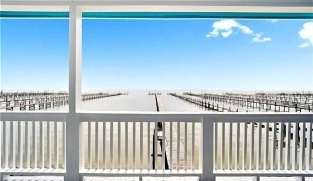 The Miller Home. Four Bedroom, Four Bath. Private Fishing Pier.