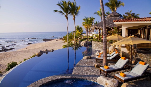 The most Romantic Beachfront Villa with stunning ocean view on Palmilla Beach