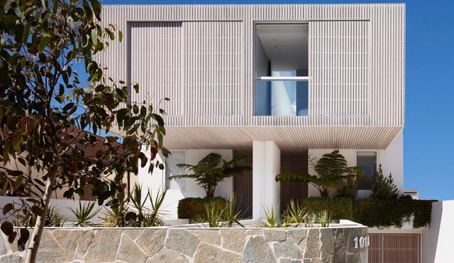 The Parade - beachside home in Bondi Beach prime location for the family