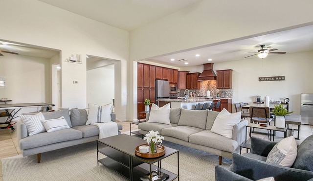 The PERFECT AZ Home! CLOSE 2 WESTGATE/GLENDALE/PHX
