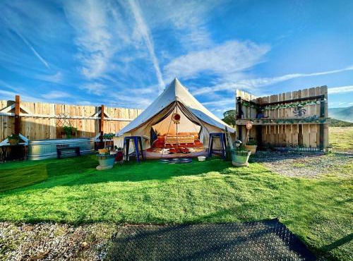 The Pink Pony Yurt, New Cuyama, CA