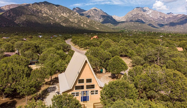 The Point: Crestone Vacation Home