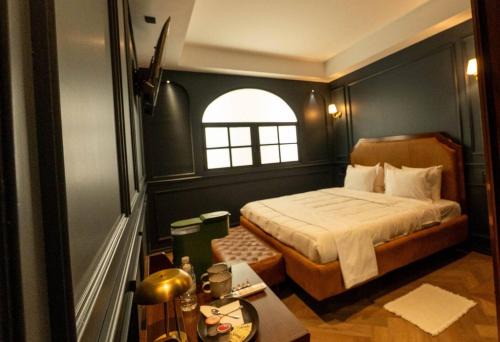 The Tub Suite