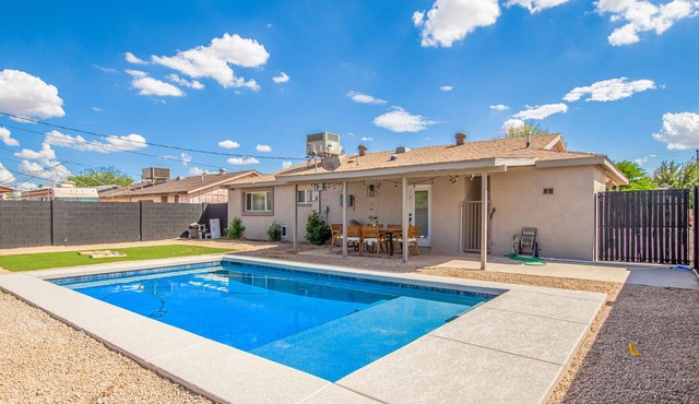 This house is a 3 bedroom(s), 2 bathrooms, located in Scottsdale, AZ.
