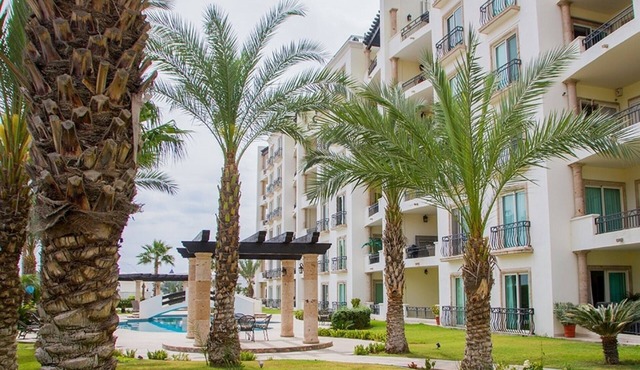 This is the Place! 1 Block to Medano Beach 10 Min Walk to Downtown Cabo/Marina