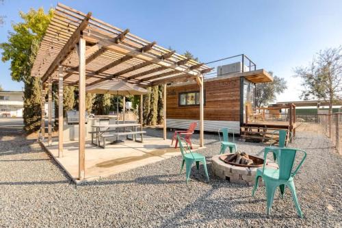 Tiny Cargo Home South in Tulare