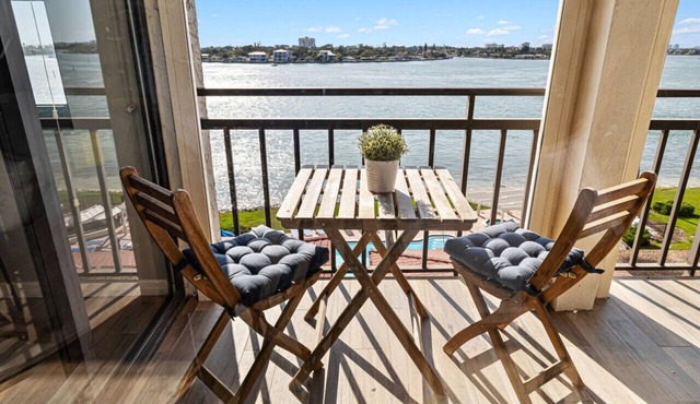 Top-Floor Bayfront Oasis: 2BR/2BA Condo at Casa Del Mar with Stunning Views & Modern Comforts