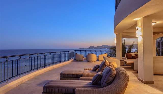 Tortuga Bay 2401: Beachfront Luxury Oceanfront Condo in San Jose.