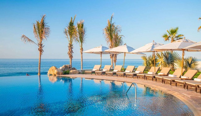 Tranquil and Glamorous Beach Resort Between San José del Cabo and Cabo San Lucas