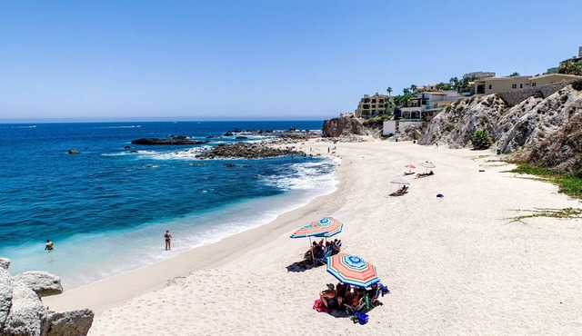 Tranquil Ocean Breeze! Hang out at the Stunning Private Beach!