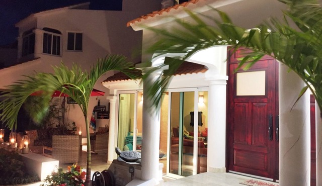 Tranquility Boutique Villa! Clean! Family Fun! New pool! Steps to beach!