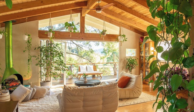 Tree House and Spa in Topanga Canyon
