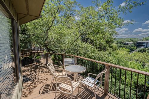 Treehouse Bungalow with Community PoolHot Tub 16