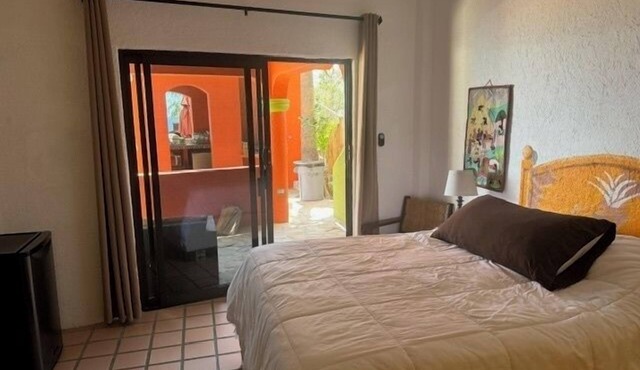 Tres Generaciones Ocean view poolside room