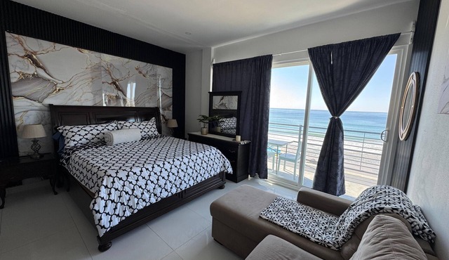 Triton's Cozy Condo-Sleeps 14