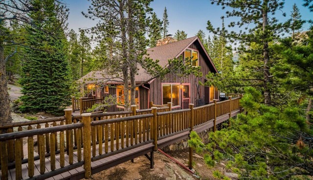 True Secluded Cabin In The Woods. Creek & Wildlife