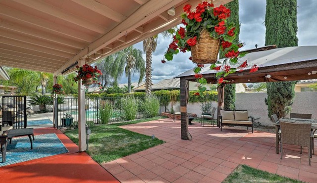 Tucson Getaway w/Yard, Pool, Hot Tub + Gas Grill!