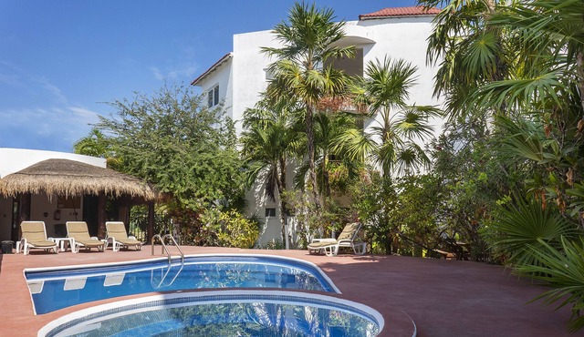 Turtle B3 Spacious & Beachside Condo