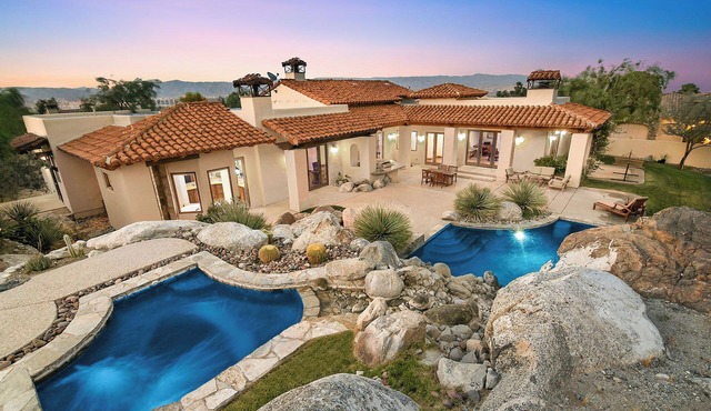 Tuscany Retreat - Up Close Mountain Views
