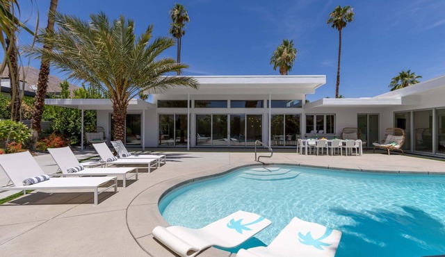Twilight Fairway – Golfside Desert Luxury