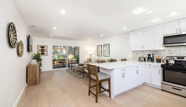 Two Bedroom Home Near Beach (Santa Barbara)