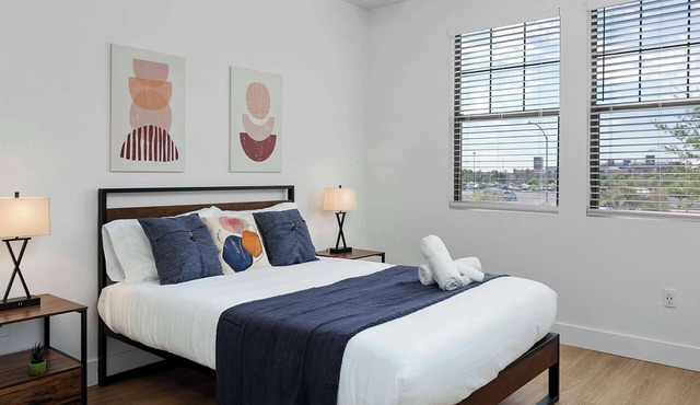 TWO Glendale Cozysuites w/Pool&Jacuzzi 10&03