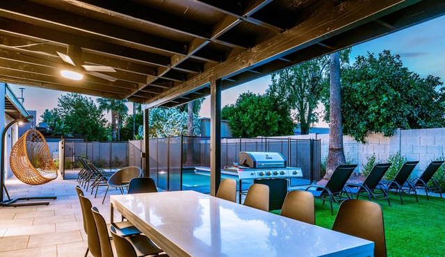 Ultra chic & modern getaway at Sheena Residence