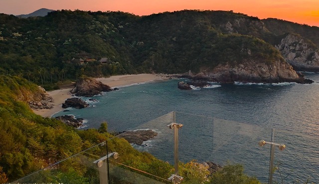 UNIQUE BEACH HOUSE CASA DI LUCA WITH STUNNING VIEW