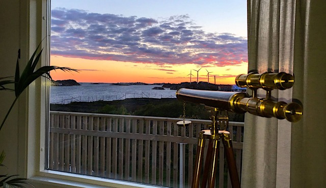 Unique location and wonderful sea view in Rönnäng, Tjörn!
