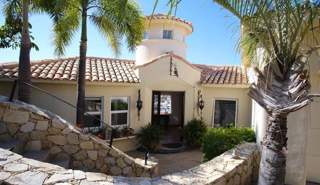 Unobstructed Ocean views from eco friendly Hacienda.