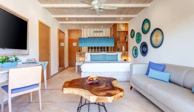 Unwind in Stylish Holbox Hotel! Walk to Beach, Outdoor Swimming Pool!