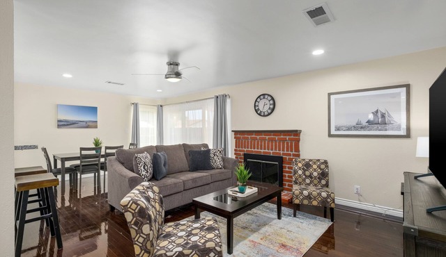 Upgraded 3B/2Bth Great Access to All You Need