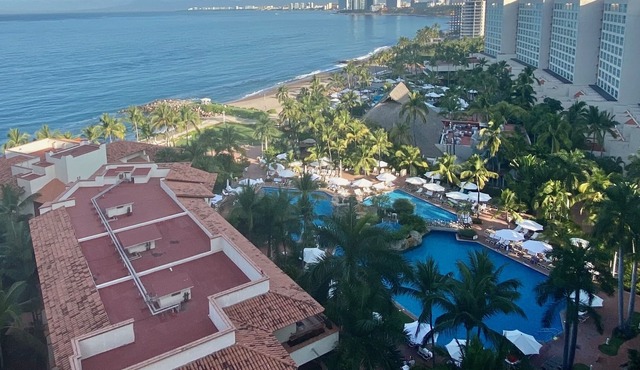 Upscale spacious condo with spectacular views of the Bay of Banderas