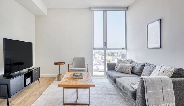 Upscale West Hollywood 1BR w/BBQ, Pool, Gym, W/D near TJ, by Blueground
