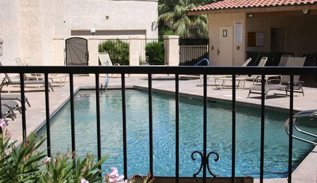 Vacation Paradise with Nearby Jet Ski, Boating, Swimming in the Arizona Sun!