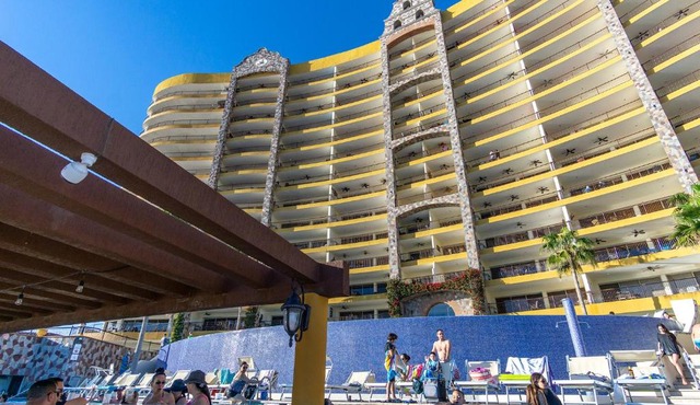 Vacationer's Dream Getaway Ocean Front Condo