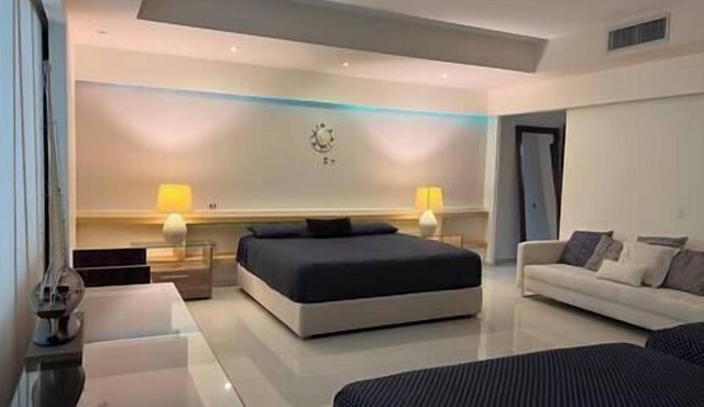 Velero Suites: Luxury and Comfort Near the Airport