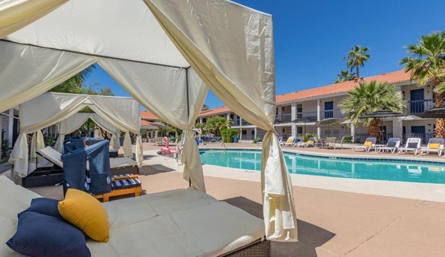 Venture on Country Club