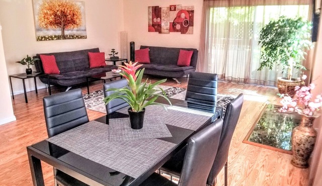 Very spacious 2 bedrooms + 2 bathrooms in Prime Santa Monica + free parking