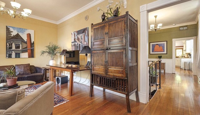 Victorian House, Downtown NW, 3Baths, Deck, Patio, Garden, Reunions, Families