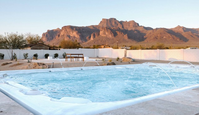 Views - Heated Pool - 10 person Hot Tub - Golf - Game Room - Pickleball Court