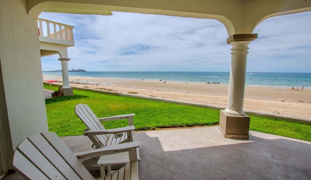 Villa 20, Beachfront Las Palmas Resort