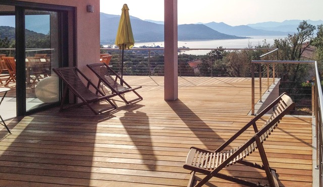 Villa breathtaking sea view, 5-10 minutes walk from the beach, for 12 people