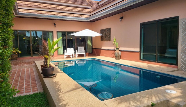 Villa Chomphoo, spacious vacation home with private pool in a well-kept residential complex
