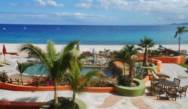Villa De Cortez Condo! Beachfront, Sunrises, Fishing and Pickleball await!