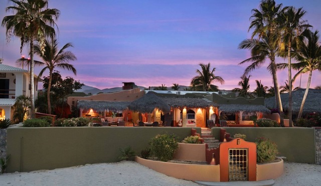 Villa Hacienda del Mar On the Beach, Infinity Pool & Spa, Priv Pickleball Court