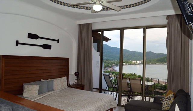villa in manzanillo whith ocean view next to hiking trail